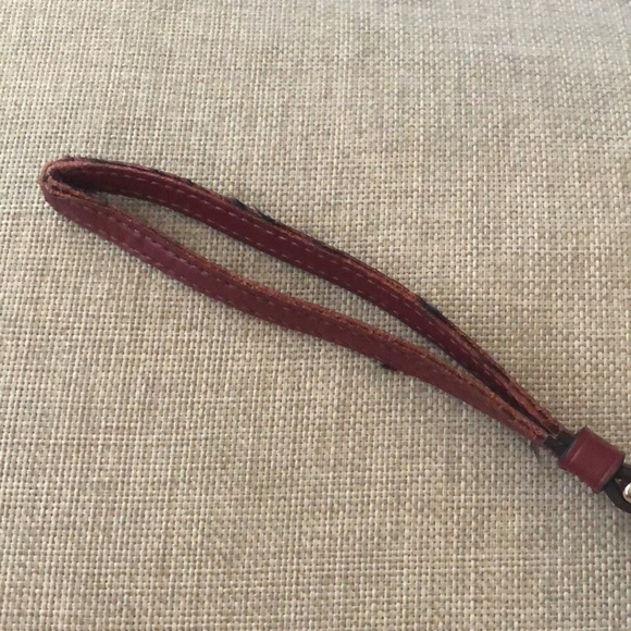 Coach Corner zip Smooth Crimson Leather wristlet - Picture 9 of 10